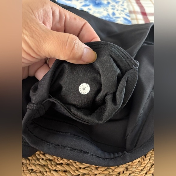 Lululemon train times 6 inch high waist shorts in black size 10 yoga - Picture 5 of 6